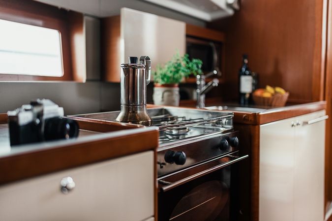 Beneteau Oceanis 38 | Happy