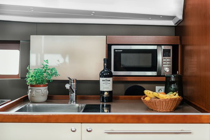 Beneteau Oceanis 38 | Happy