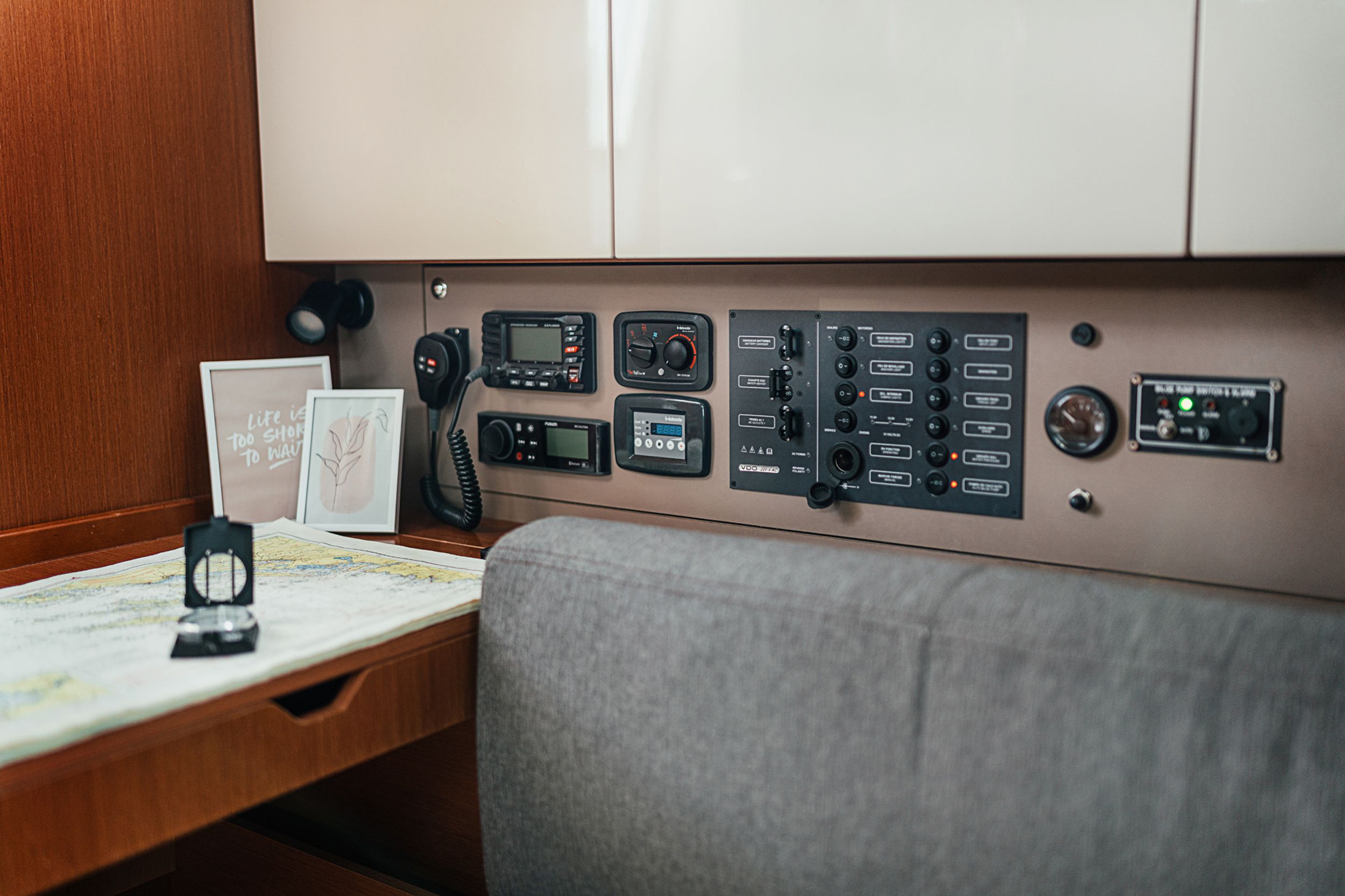 Beneteau Oceanis 38 | Happy