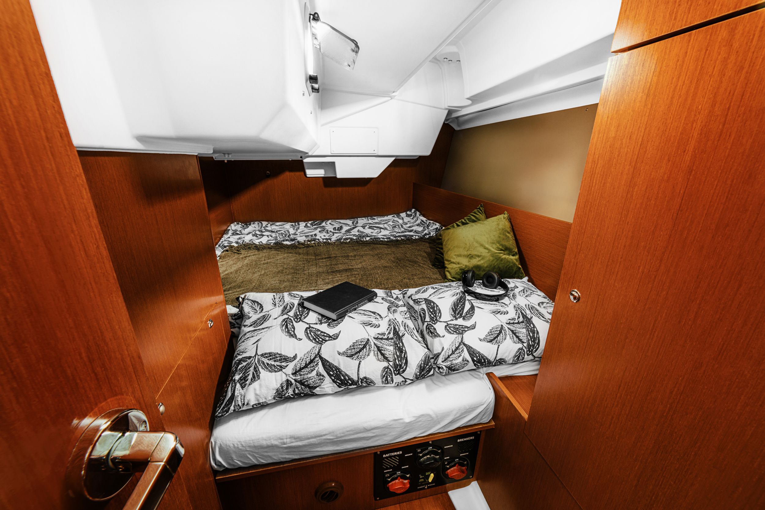 Beneteau Oceanis 38 | Happy