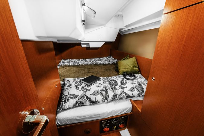 Beneteau Oceanis 38 | Happy