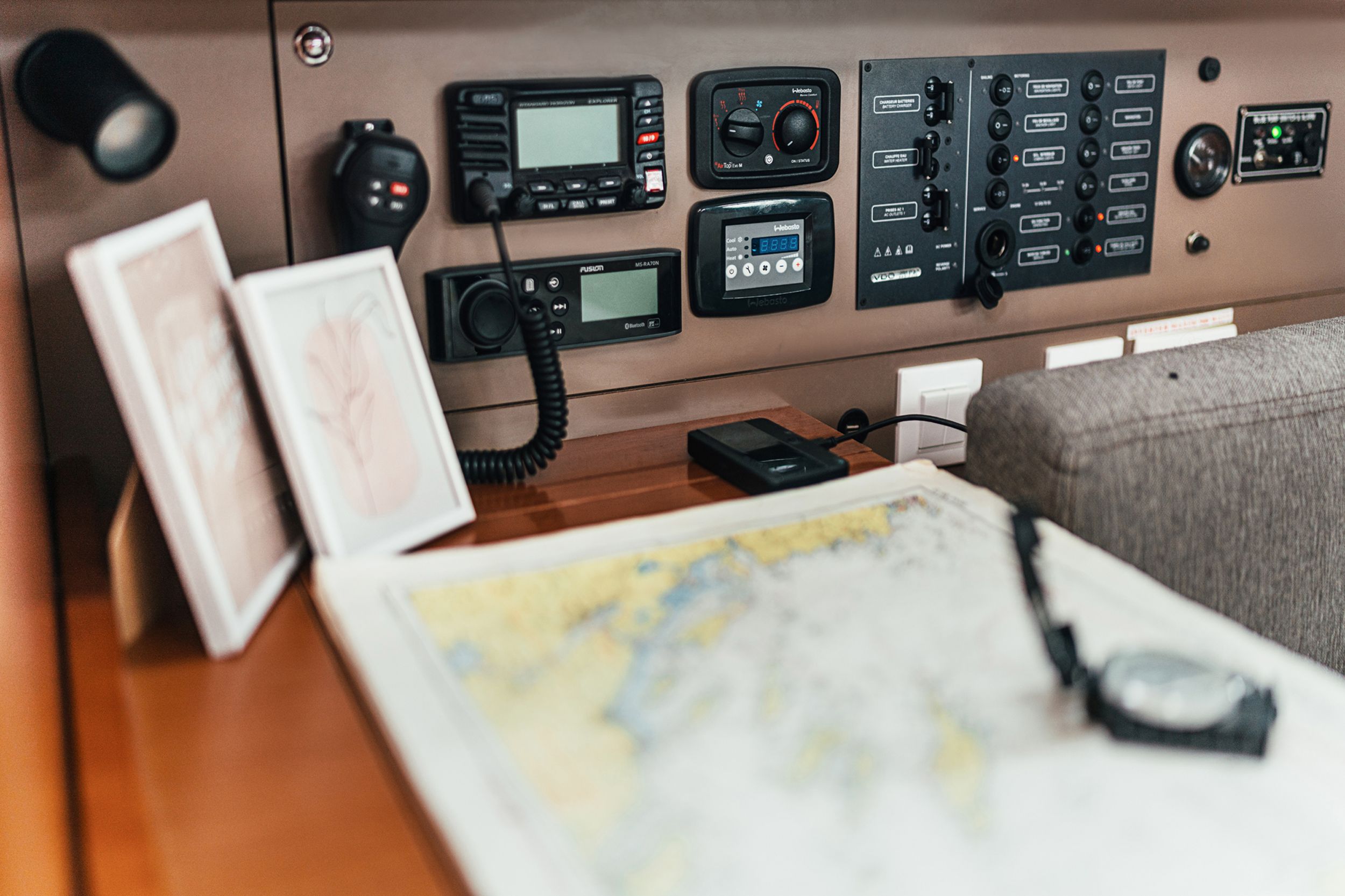 Beneteau Oceanis 38 | Happy