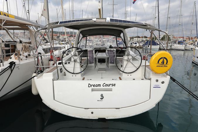 Beneteau Oceanis 41.1 | Dream Course