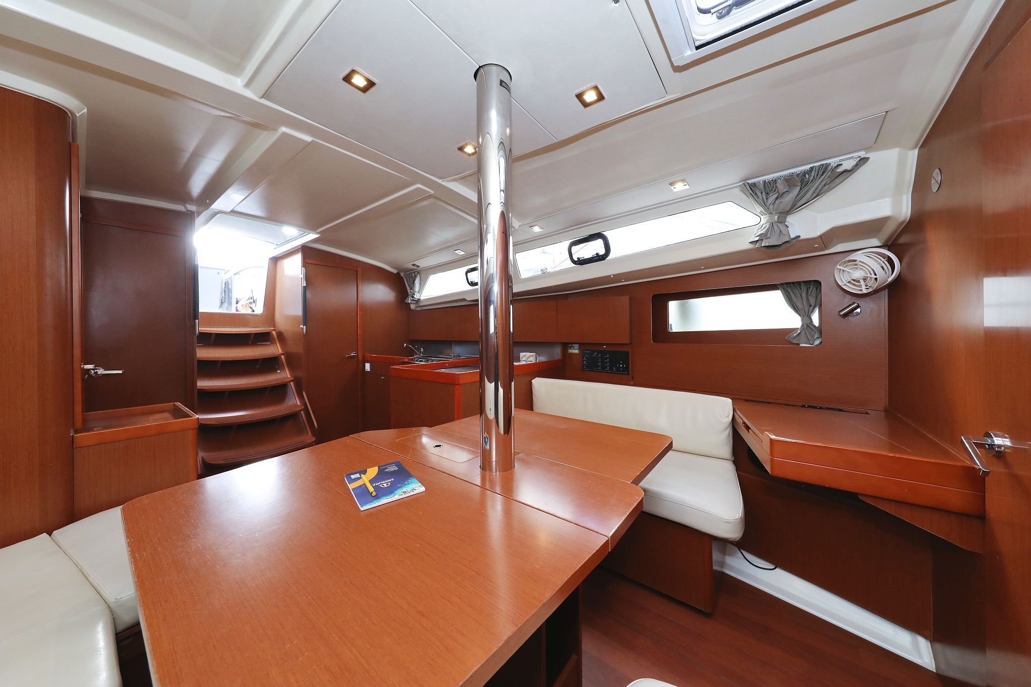 Beneteau Oceanis 41.1 | Dream Course