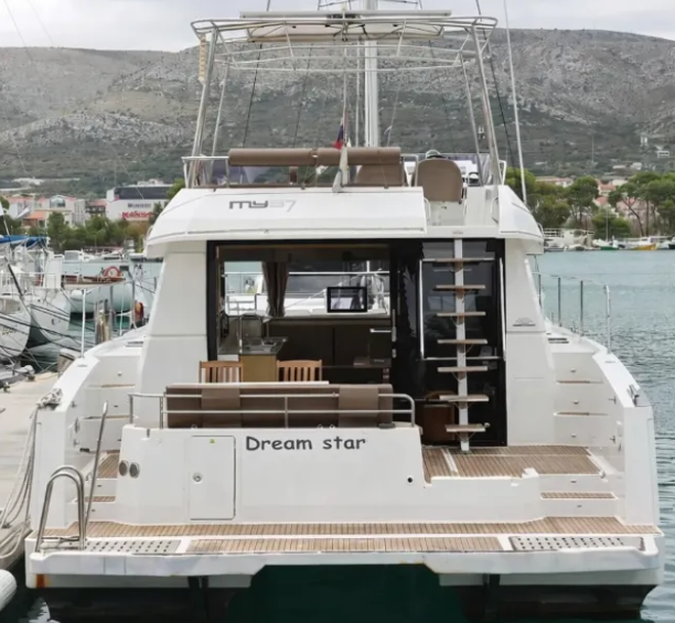 Fountaine Pajot MY 37 | Dream Star