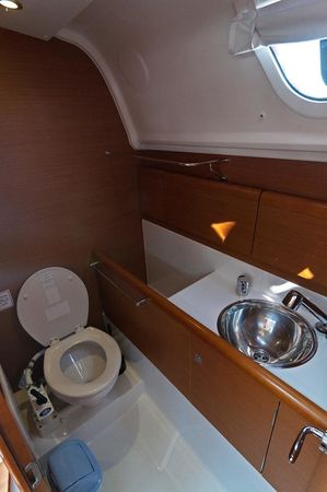 Jeanneau Sun Odyssey 33 | Kiki kiss