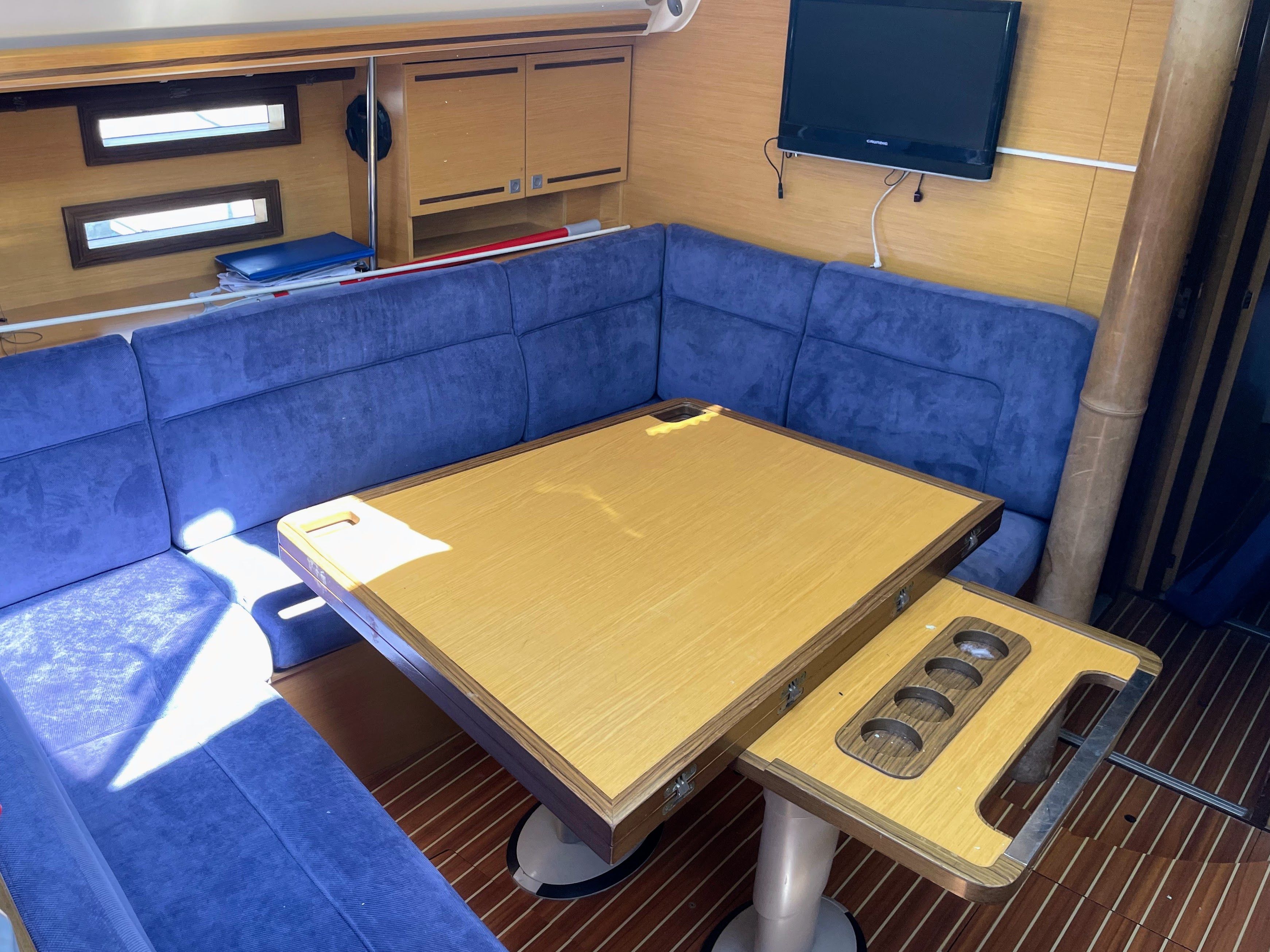 Elan 444 | Karlo Veliki