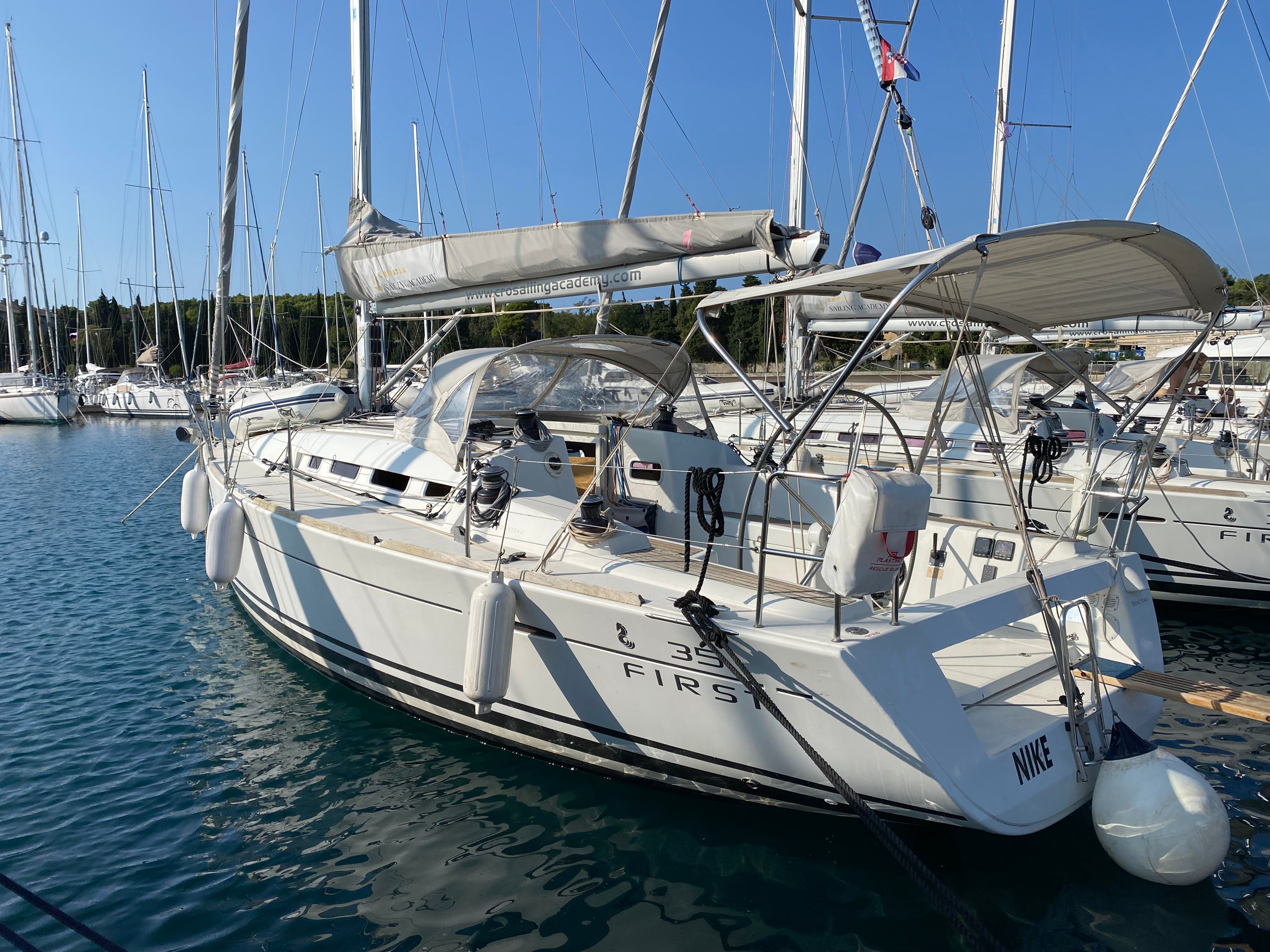 Beneteau First 35 | Nike