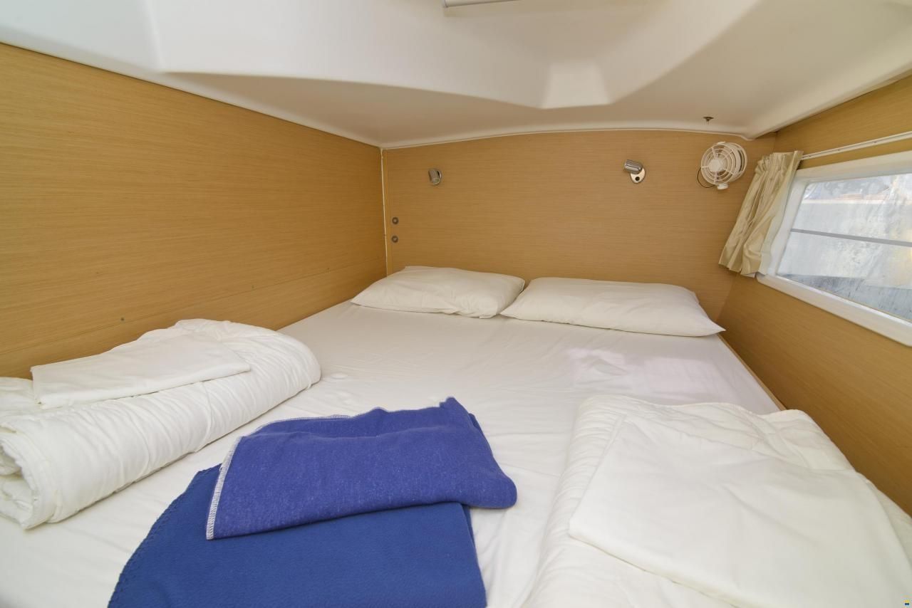 Lagoon 380 | Moonshadow