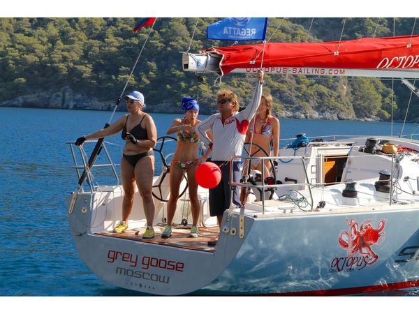 Salona 41 | Grey Goose