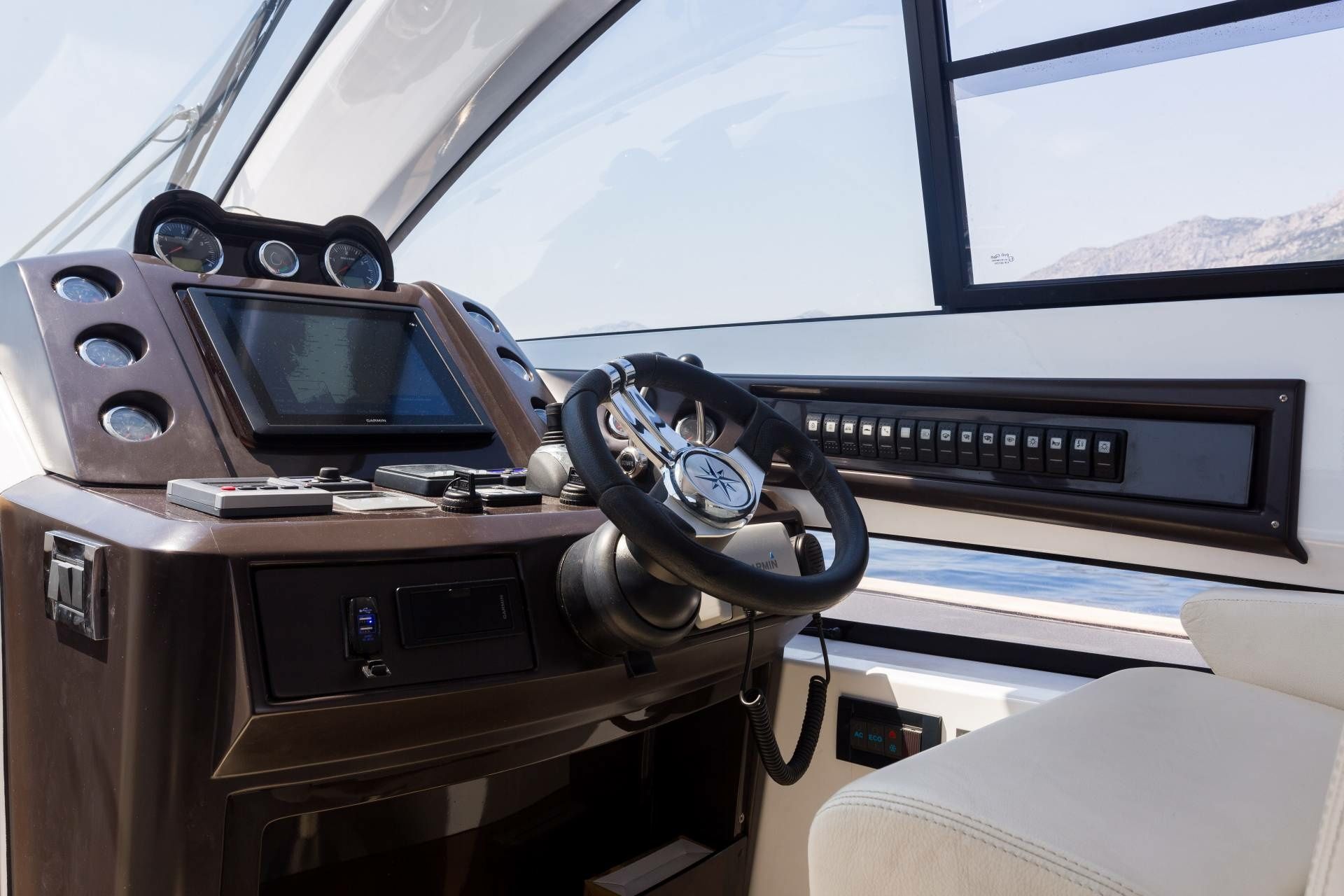 Pearlsea 56 | Silver Arrow