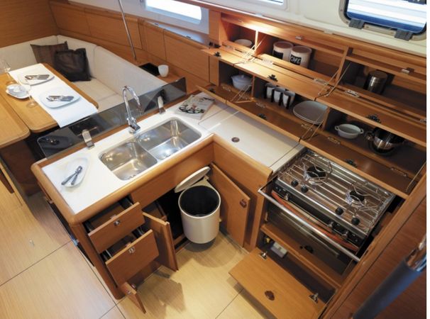 Jeanneau Sun Odyssey 389 | Geneva