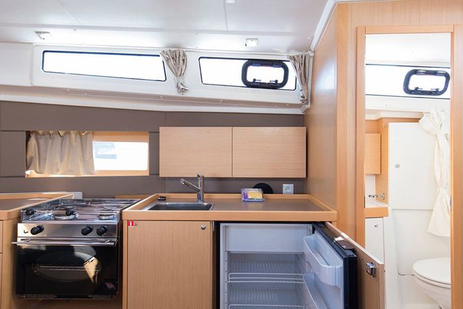 Beneteau Oceanis 38.1 | Tricicle