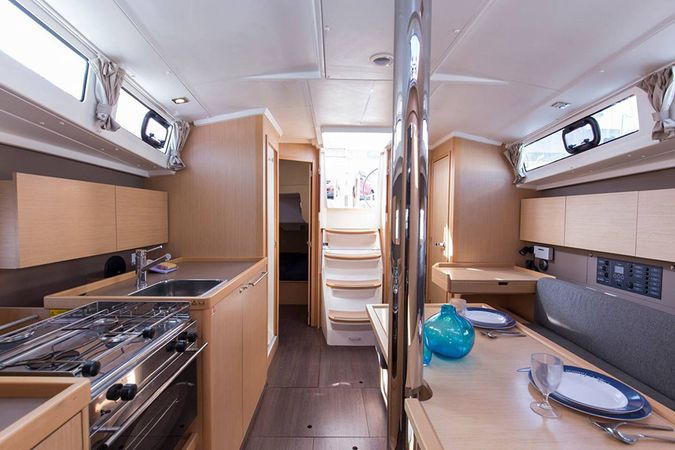 Beneteau Oceanis 38.1 | Tricicle