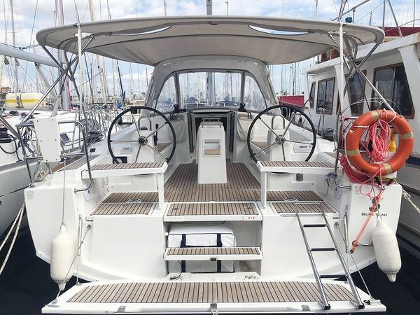 Beneteau Oceanis 38.1 | Tricicle