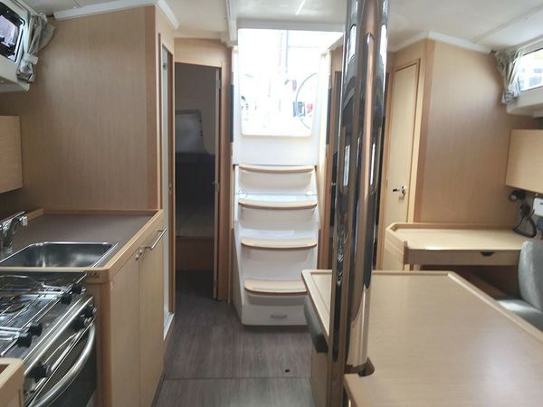 Beneteau Oceanis 38.1 | Tricicle