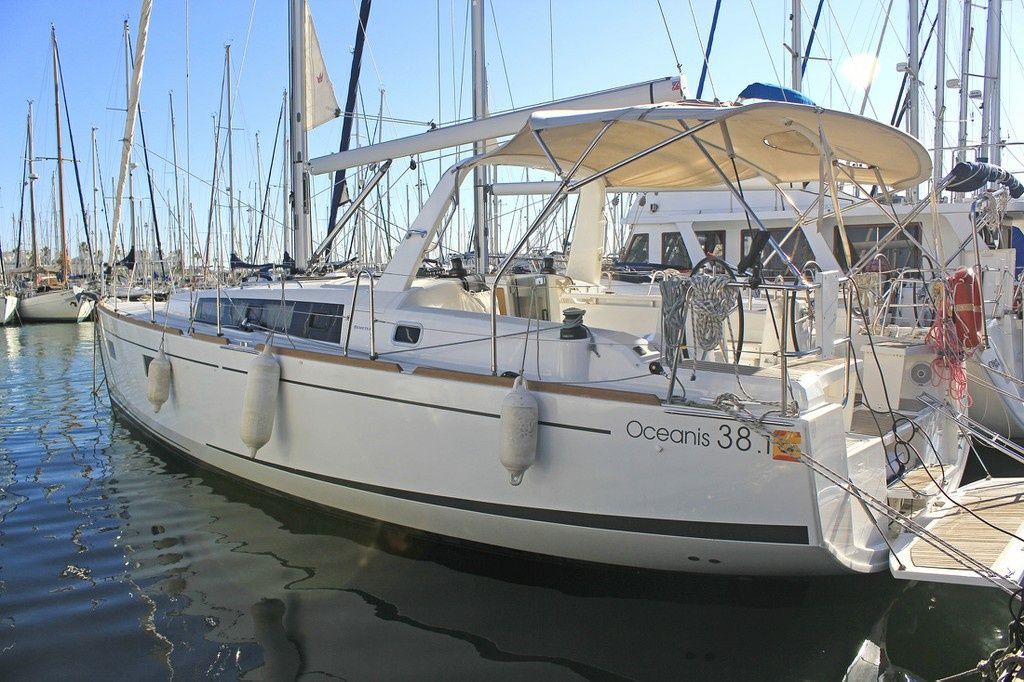 Beneteau Oceanis 38.1 | Tricicle