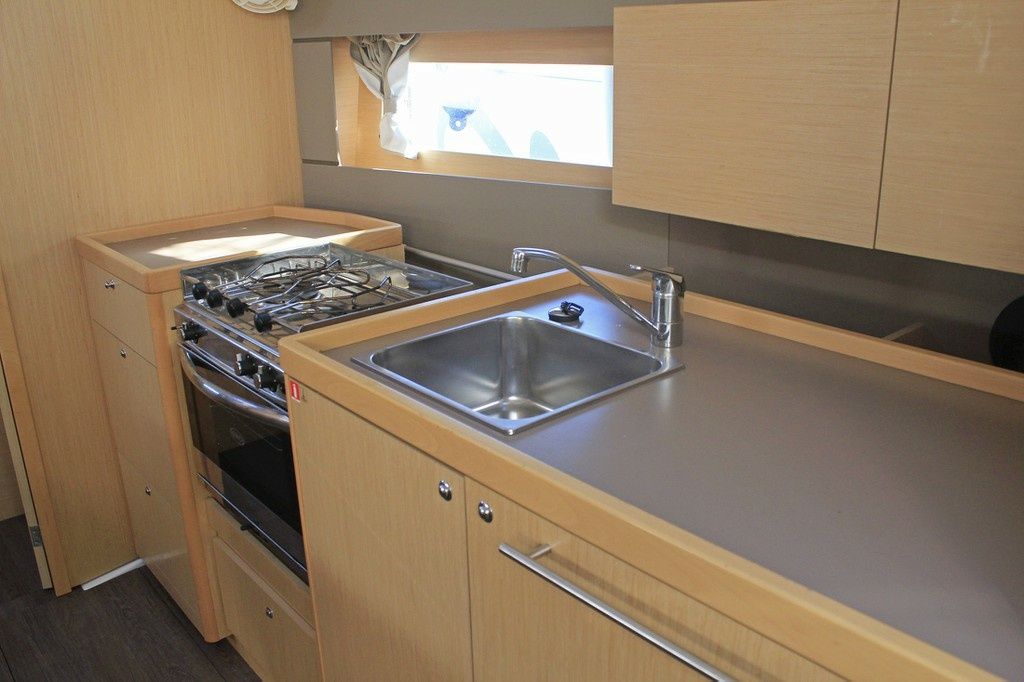 Beneteau Oceanis 38.1 | Tricicle