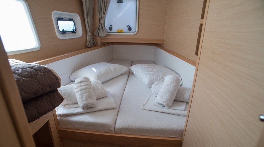 Lagoon 39 | Lost Cat