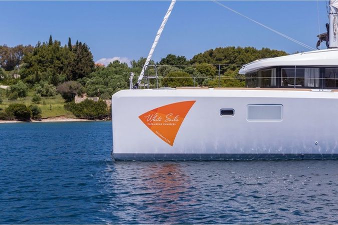 Lagoon 39 | Lost Cat