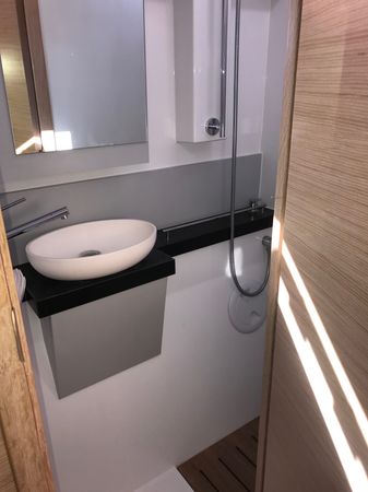 Lagoon 39 | Lost Cat