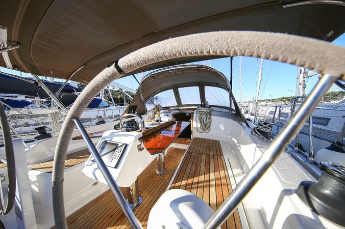 Bavaria Cruiser 37 | Malo Angeline