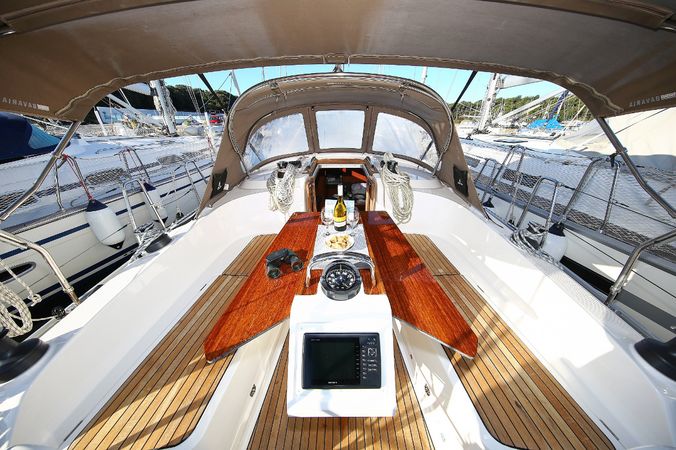Bavaria Cruiser 37 | Malo Angeline