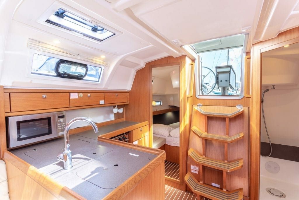 Bavaria Cruiser 37 | Jitterbug