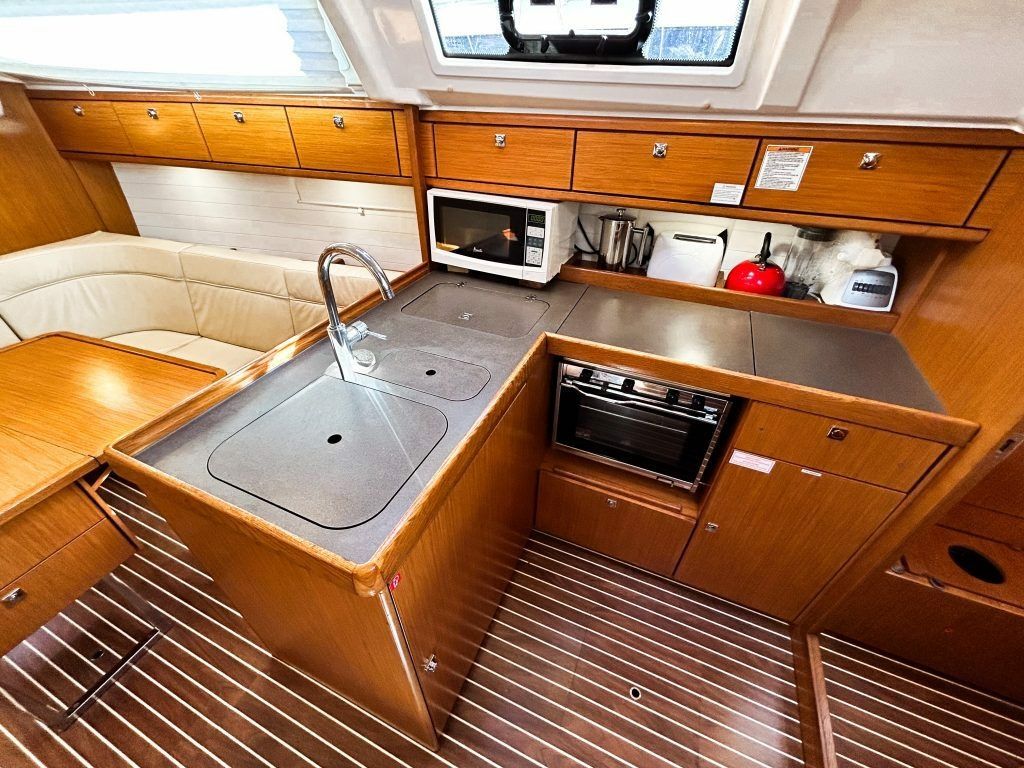 Bavaria Cruiser 37 | Jitterbug