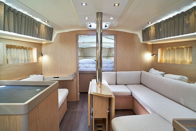 Beneteau Oceanis 41.1 | White Beauty