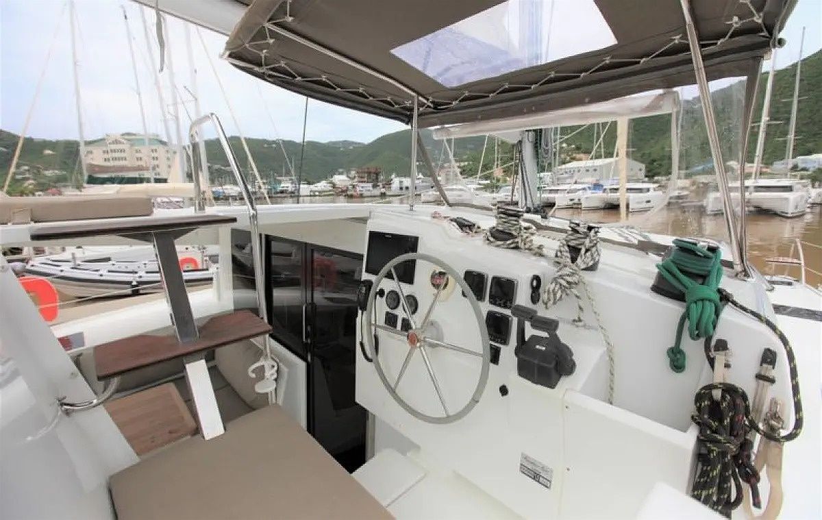 Fountaine Pajot Lucia 40 | La Merkat