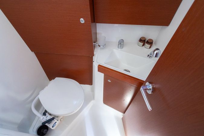 Beneteau Oceanis 38 | Hydra