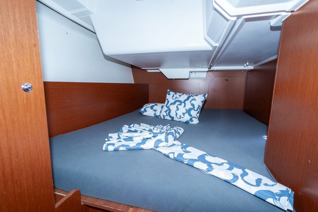 Beneteau Oceanis 38 | Hydra