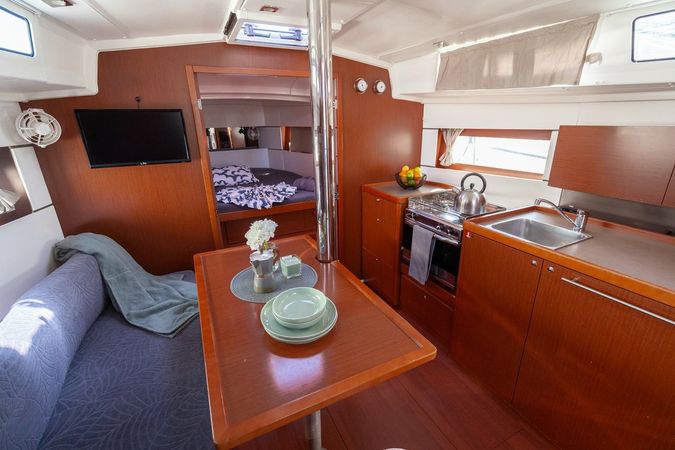 Beneteau Oceanis 38 | Hydra