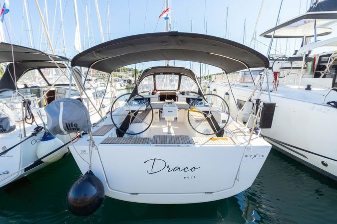Dufour 360 | Draco
