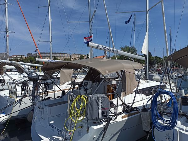 Jeanneau Sun Odyssey 319 | Spider Kiss