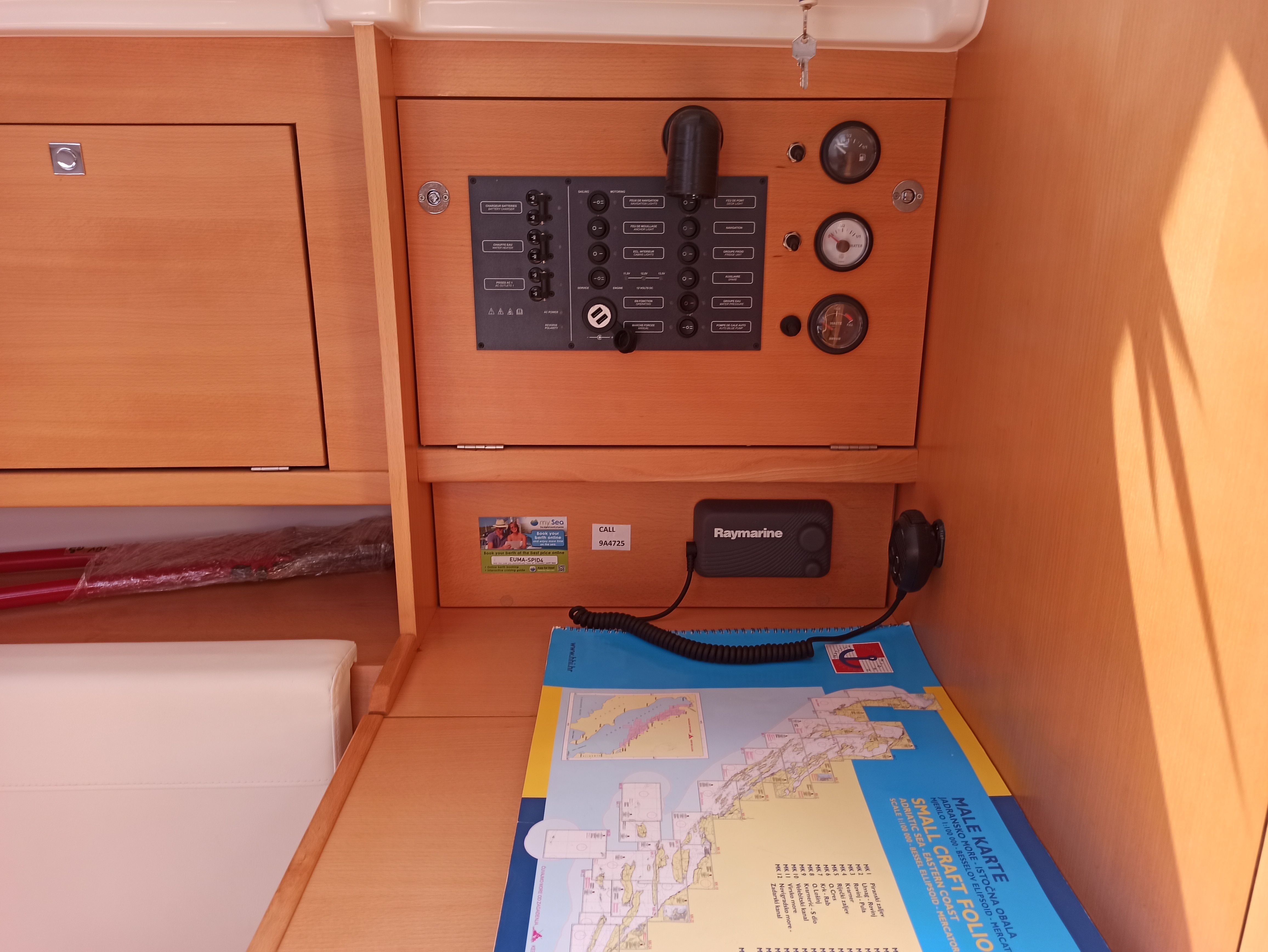 Jeanneau Sun Odyssey 319 | Spider Kiss