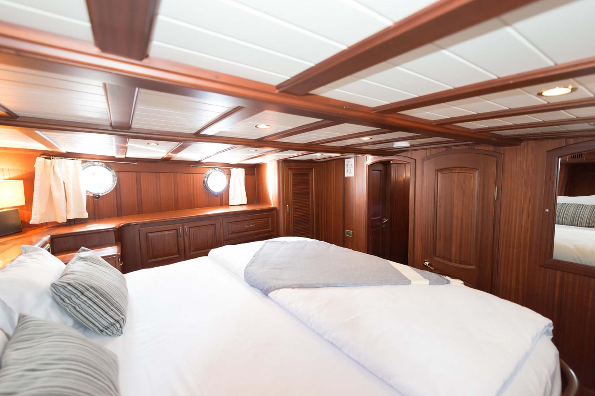 Ark Yachts 14 | Primadonna