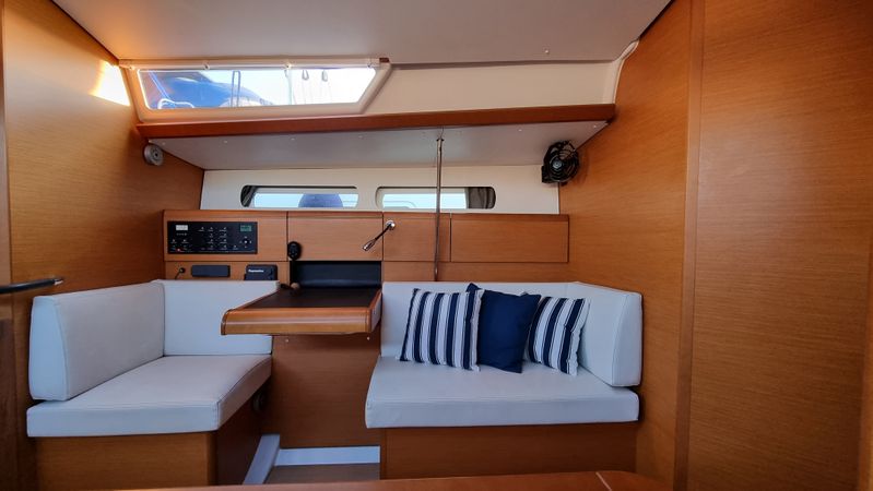 Jeanneau Sun Odyssey 449 | Blue Moon