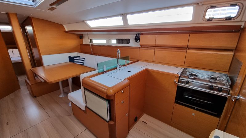 Jeanneau Sun Odyssey 449 | Blue Moon