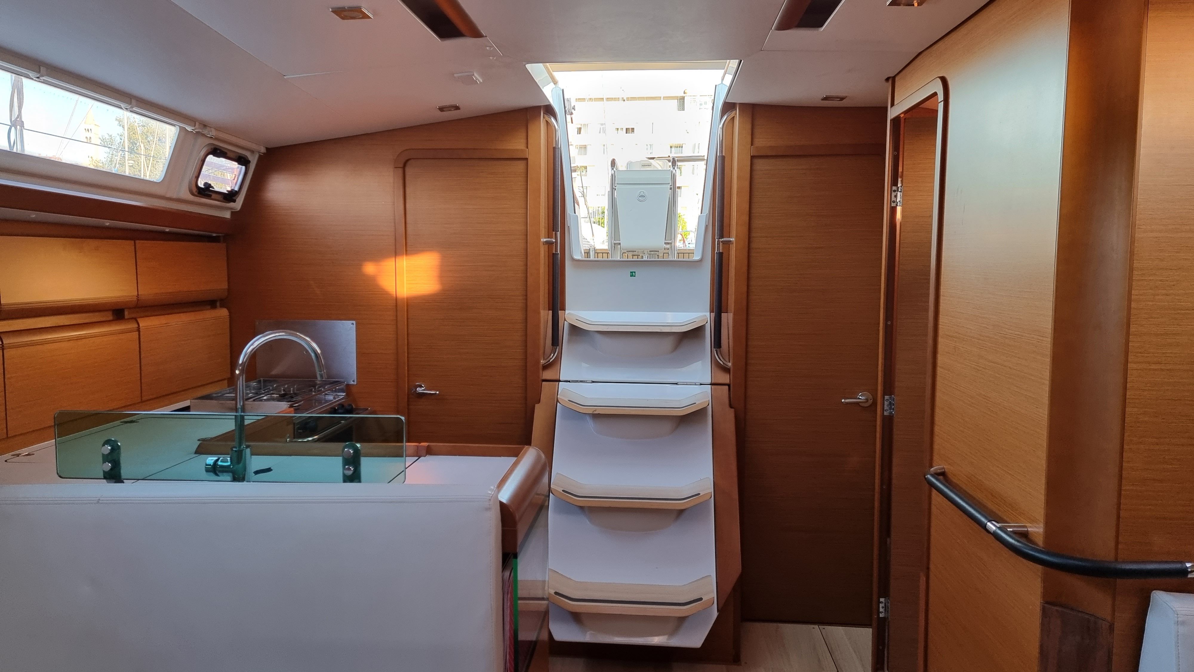 Jeanneau Sun Odyssey 449 | Blue Moon