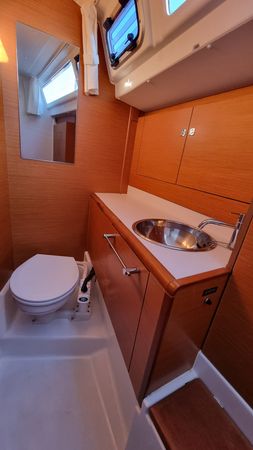 Jeanneau Sun Odyssey 449 | Blue Moon