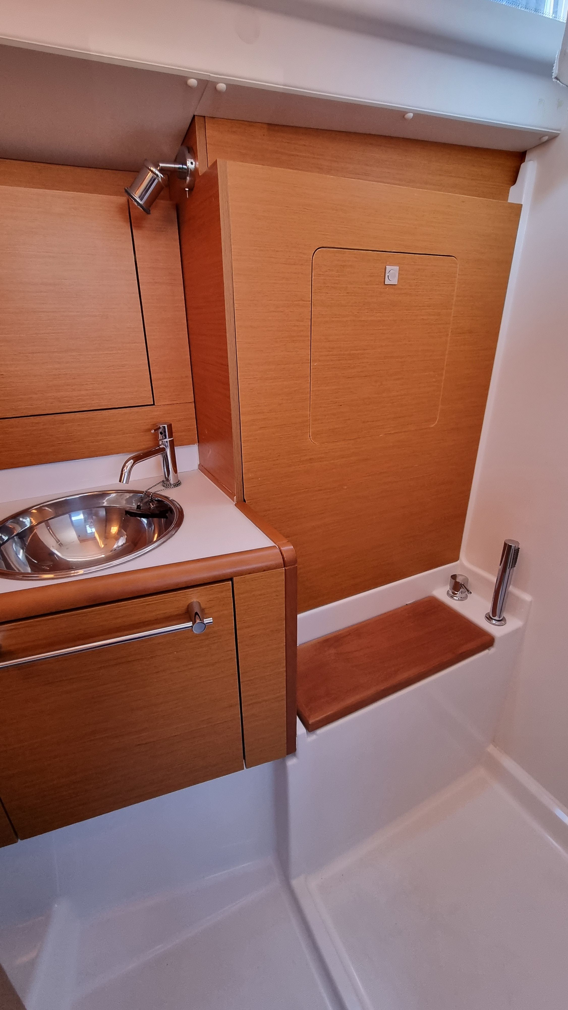 Jeanneau Sun Odyssey 449 | Blue Moon