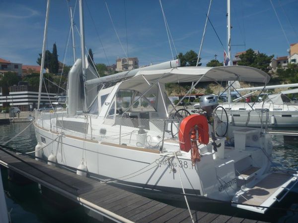 Beneteau Oceanis 38 | Aphrodite