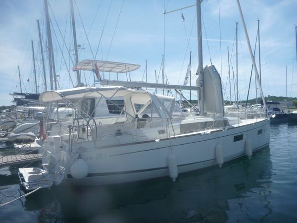 Beneteau Oceanis 38 | Aphrodite