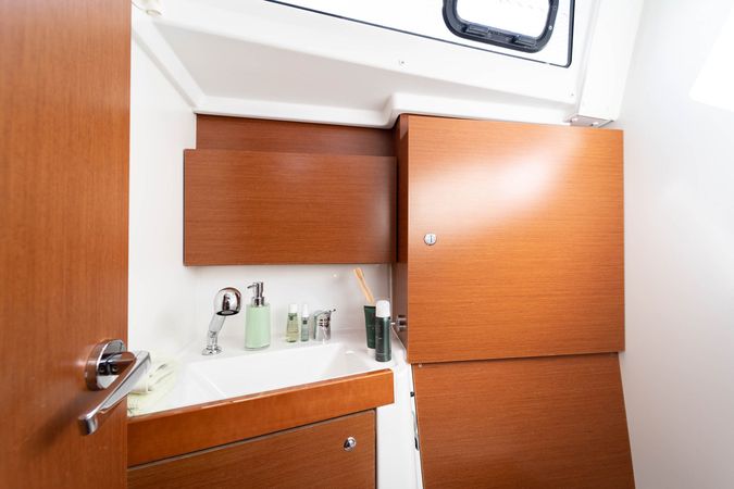 Beneteau Oceanis 38 | Aphrodite