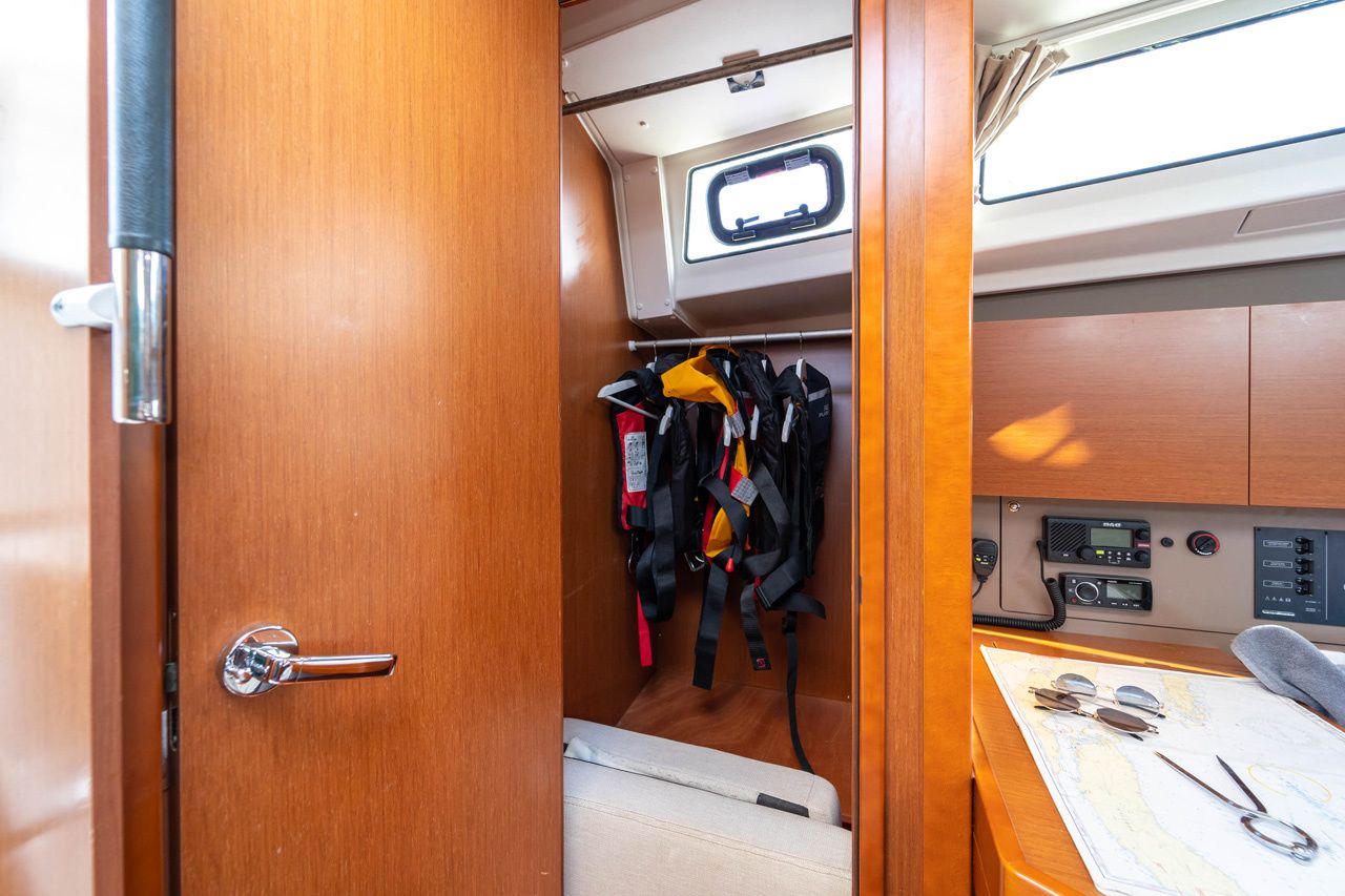 Beneteau Oceanis 38 | Aphrodite