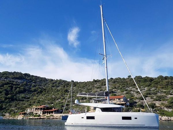 Lagoon 42 | Flying Horst