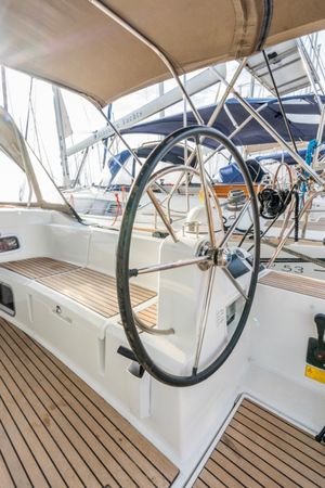 Jeanneau Sun Odyssey 519 | Perro Blanco