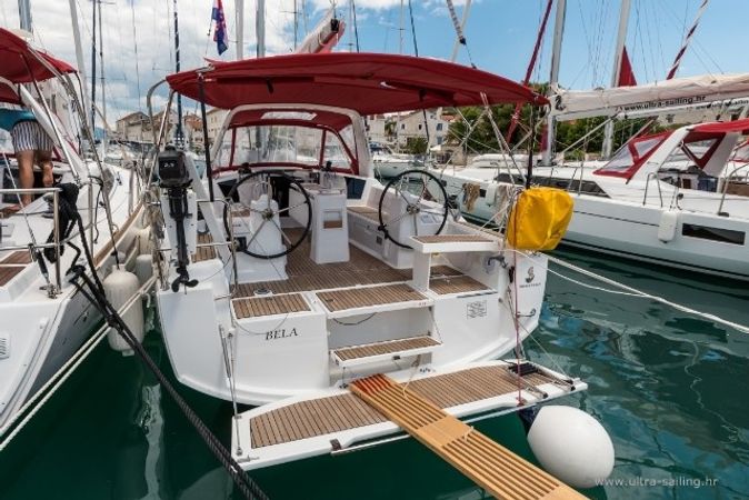 Beneteau Oceanis 35 | Bela